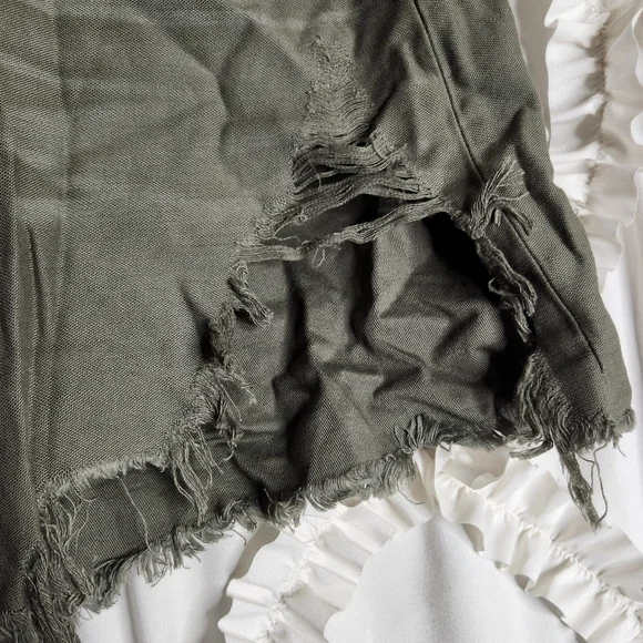 New American Eagle Highest Waist Denim Mom Distressed Shorts Green sz 10 - Picture 3 of 8